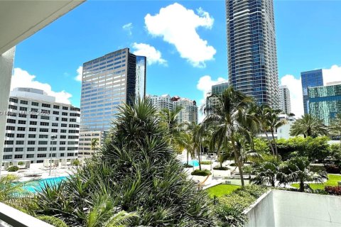 Condo in Miami, Florida, 1 bedroom  № 1816438 - photo 13