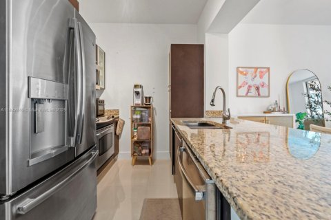 Condo in Miami, Florida, 1 bedroom  № 1816438 - photo 6