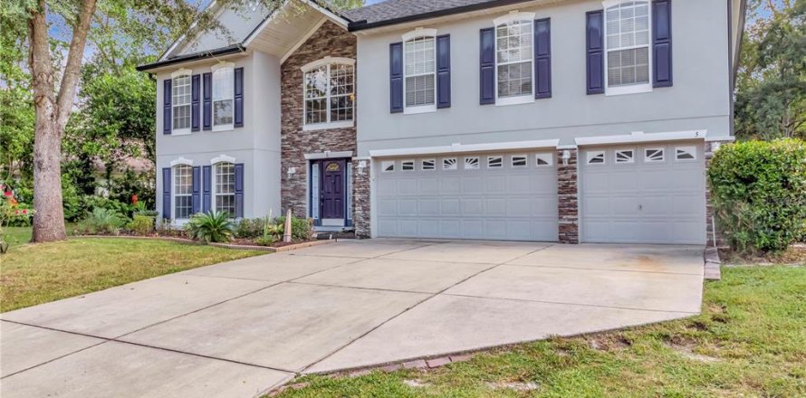 House in Homosassa, Florida 6 bedrooms, 371.33 sq.m. № 2393944