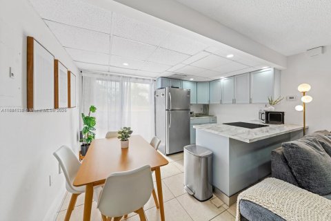 Copropriété à louer à Miami, Floride: 3 chambres, 96.25 m2 № 1931329 - photo 29
