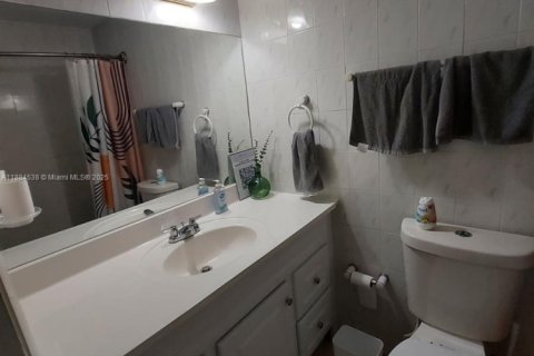 Copropriété à louer à Miami, Floride: 3 chambres, 96.25 m2 № 1931329 - photo 11
