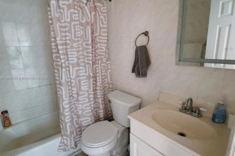 Copropriété à louer à Miami, Floride: 3 chambres, 96.25 m2 № 1931329 - photo 6