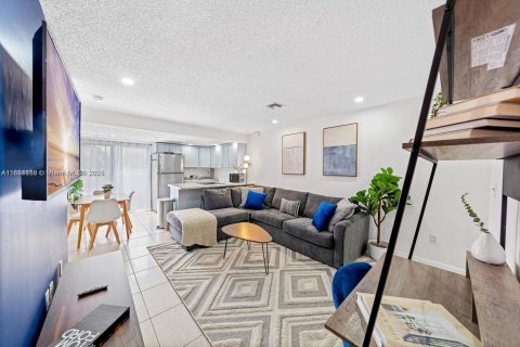 Copropriété à louer à Miami, Floride: 3 chambres, 96.25 m2 № 1931329 - photo 25