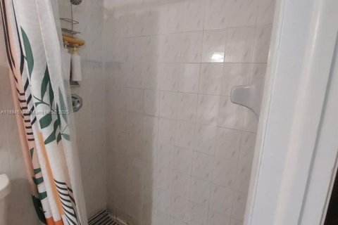 Copropriété à louer à Miami, Floride: 3 chambres, 96.25 m2 № 1931329 - photo 9
