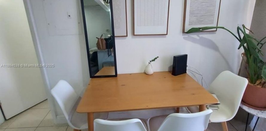 Condo à Miami, Floride, 3 chambres № 1931329
