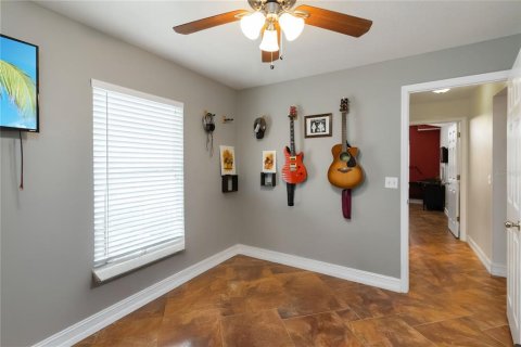 House in Oviedo, Florida 3 bedrooms, 148.55 sq.m. № 1870464 - photo 23