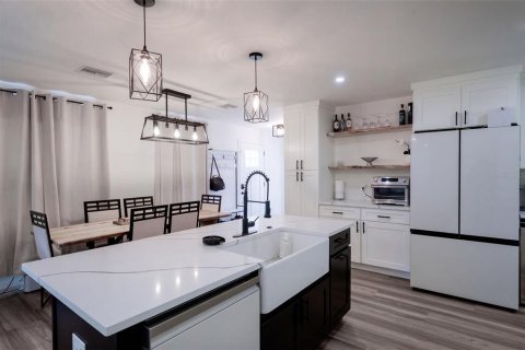 Villa ou maison à vendre à DeLand, Floride: 3 chambres, 108.32 m2 № 2420532 - photo 2