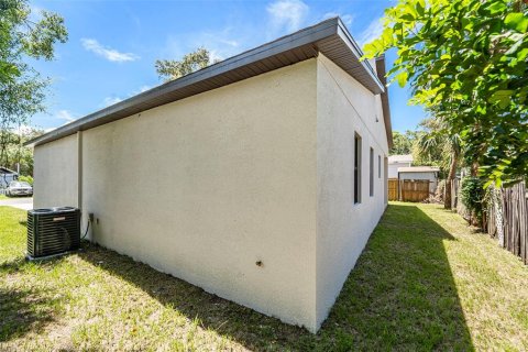House in Saint Petersburg, Florida 3 bedrooms, 125.51 sq.m. № 1829388 - photo 26