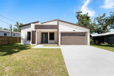 House in Saint Petersburg, Florida 3 bedrooms, 125.51 sq.m. № 1829388 - photo 3