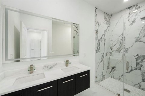 House in Saint Petersburg, Florida 3 bedrooms, 125.51 sq.m. № 1829388 - photo 17