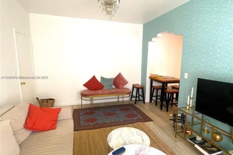 Condo in Miami Beach, Florida, 1 bedroom  № 1846294 - photo 3