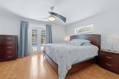 House in Sarasota, Florida 3 bedrooms, 132.01 sq.m. № 2234485 - photo 19