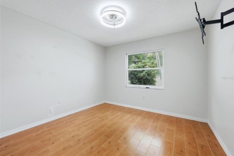 House in Sarasota, Florida 3 bedrooms, 132.01 sq.m. № 2234485 - photo 21