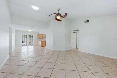 House in Sarasota, Florida 3 bedrooms, 132.01 sq.m. № 2234485 - photo 9