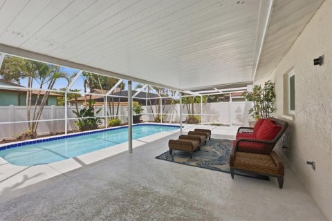 House in Sarasota, Florida 3 bedrooms, 132.01 sq.m. № 2234485 - photo 30