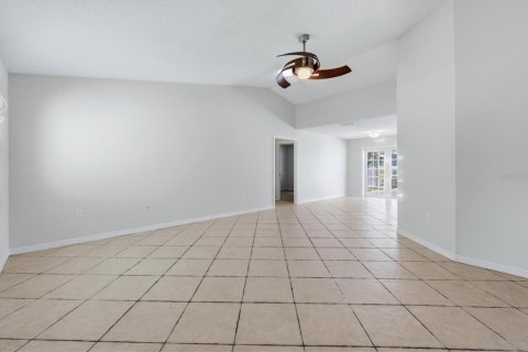 House in Sarasota, Florida 3 bedrooms, 132.01 sq.m. № 2234485 - photo 6