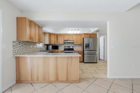 House in Sarasota, Florida 3 bedrooms, 132.01 sq.m. № 2234485 - photo 14