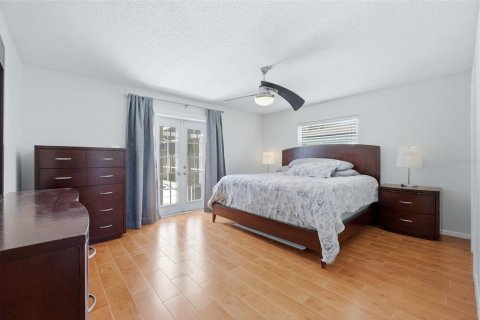 House in Sarasota, Florida 3 bedrooms, 132.01 sq.m. № 2234485 - photo 18