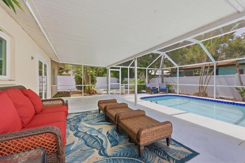 House in Sarasota, Florida 3 bedrooms, 132.01 sq.m. № 2234485 - photo 25