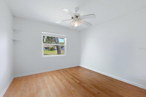 House in Sarasota, Florida 3 bedrooms, 132.01 sq.m. № 2234485 - photo 23