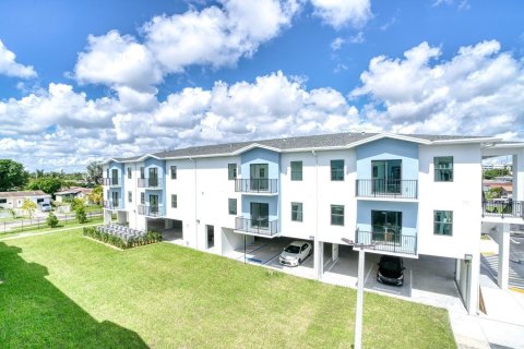 Apartamento en Fort Lauderdale, Florida 2 dormitorios, 76.18 m2 № 2078566