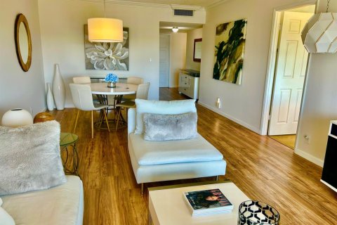 Condo in Pompano Beach, Florida, 1 bedroom  № 2190218 - photo 4