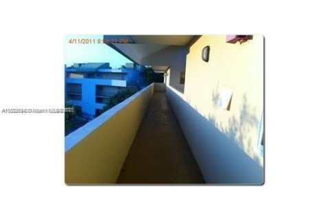 Condominio en alquiler en Miami, Florida, 2 dormitorios, 89.93 m2 № 1814091 - foto 15