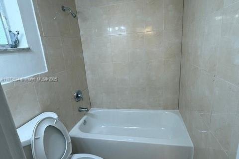 Condominio en alquiler en Miami, Florida, 2 dormitorios, 89.93 m2 № 1814091 - foto 13