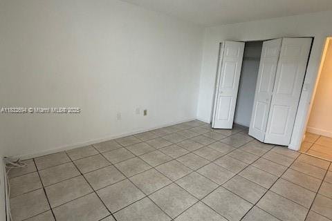 Condominio en alquiler en Miami, Florida, 2 dormitorios, 89.93 m2 № 1814091 - foto 7