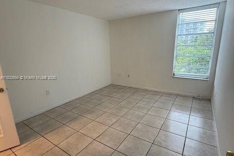 Condominio en alquiler en Miami, Florida, 2 dormitorios, 89.93 m2 № 1814091 - foto 8