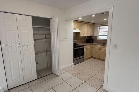 Condominio en alquiler en Miami, Florida, 2 dormitorios, 89.93 m2 № 1814091 - foto 3