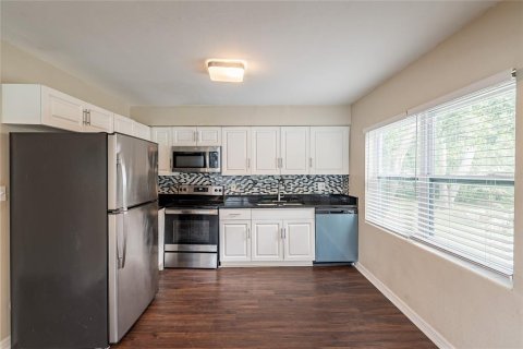 House in Orlando, Florida 3 bedrooms, 102.94 sq.m. № 1650310 - photo 6