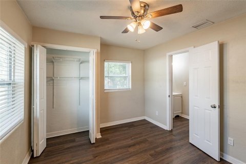 House in Orlando, Florida 3 bedrooms, 102.94 sq.m. № 1650310 - photo 13