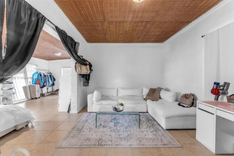 Купить виллу или дом в Майами, Флорида 4 спальни, 117.43м2, № 1968641 - фото 23