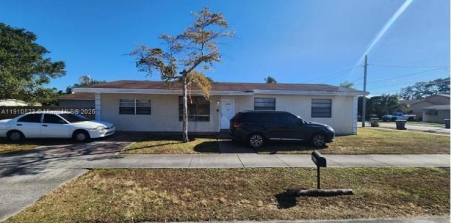 Villa ou maison à West Park, Floride 3 chambres, 130.43 m2 № 1966495