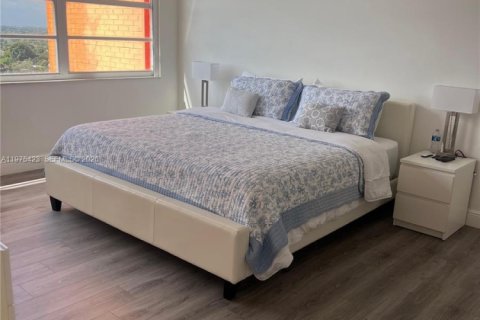 Снять в аренду кондоминиум в Майами, Флорида 2 спальни, 105.91м2, № 2038446 - фото 14