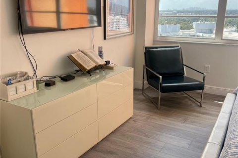 Снять в аренду кондоминиум в Майами, Флорида 2 спальни, 105.91м2, № 2038446 - фото 17