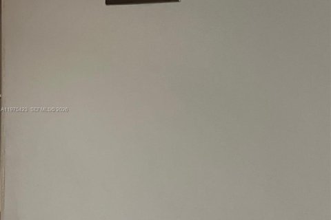 Снять в аренду кондоминиум в Майами, Флорида 2 спальни, 105.91м2, № 2038446 - фото 7