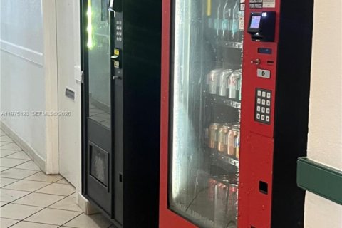 Снять в аренду кондоминиум в Майами, Флорида 2 спальни, 105.91м2, № 2038446 - фото 24