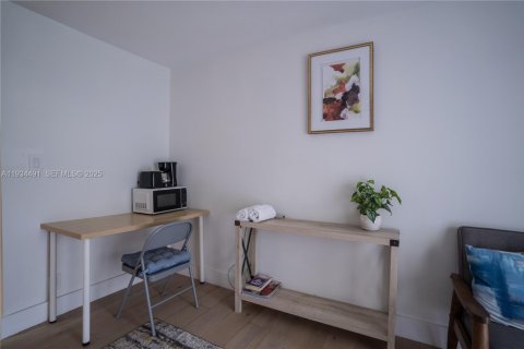 Снять в аренду виллу или дом в Майами, Флорида 1 спальня, № 1992496 - фото 4