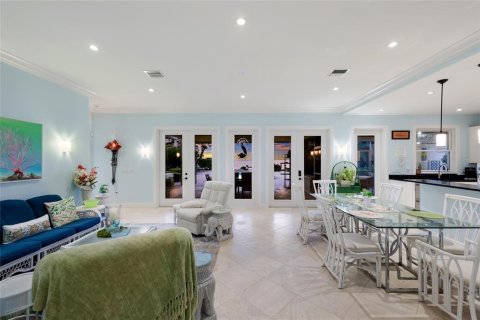 House in Holmes Beach, Florida 4 bedrooms, 304.53 sq.m. № 2229957 - photo 5