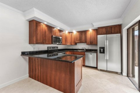 Townhouse in Palm Beach Gardens, Florida 3 bedrooms, 148.27 sq.m. № 2434284 - photo 2
