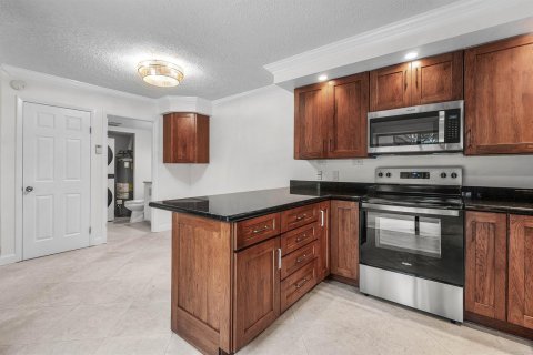 Townhouse in Palm Beach Gardens, Florida 3 bedrooms, 148.27 sq.m. № 2434284 - photo 3
