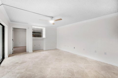 Townhouse in Palm Beach Gardens, Florida 3 bedrooms, 148.27 sq.m. № 2434284 - photo 6