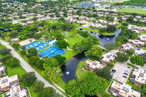 Townhouse in Palm Beach Gardens, Florida 3 bedrooms, 148.27 sq.m. № 2434284 - photo 19