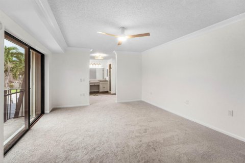 Townhouse in Palm Beach Gardens, Florida 3 bedrooms, 148.27 sq.m. № 2434284 - photo 10