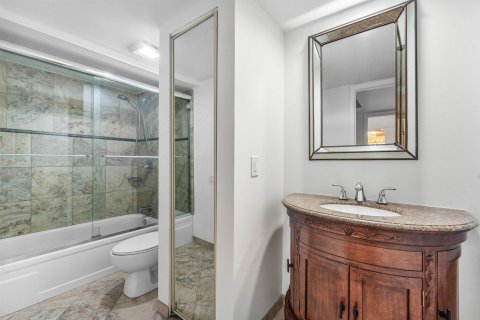 Townhouse in Palm Beach Gardens, Florida 3 bedrooms, 148.27 sq.m. № 2434284 - photo 9