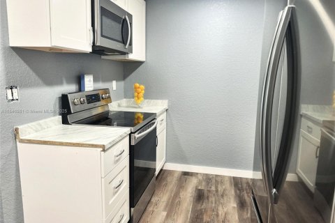 Купить виллу или дом в Холливуд, Флорида 3 спальни, 103.77м2, № 1971252 - фото 9