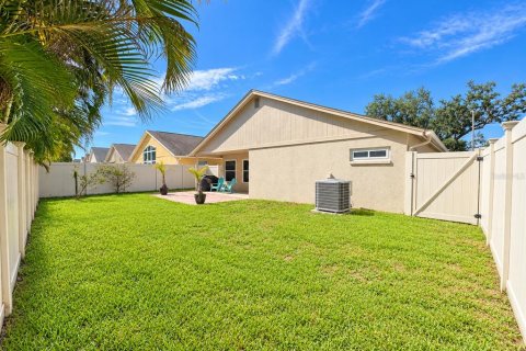 Villa ou maison à louer à Brandon, Floride: 3 chambres, 157.1 m2 № 2391103 - photo 8