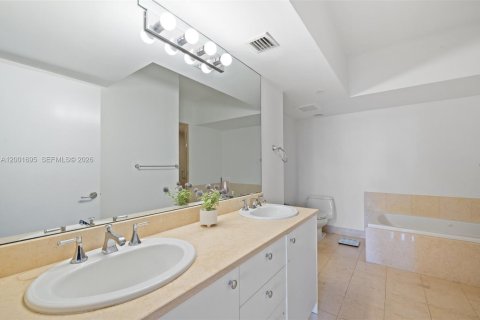 Condominio en venta en Aventura, Florida, 2 dormitorios, 116.78 m2 № 2065861 - foto 16